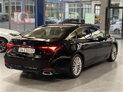 تويوتا أفالون